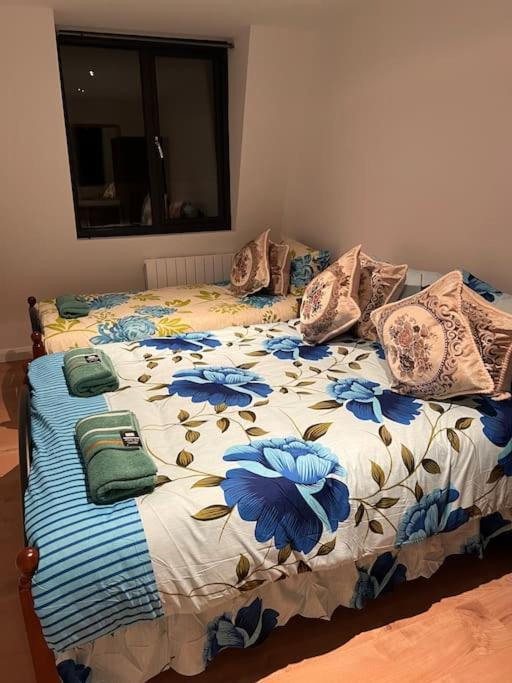 009- Studio Apartment In Ealing F5 Экстерьер фото