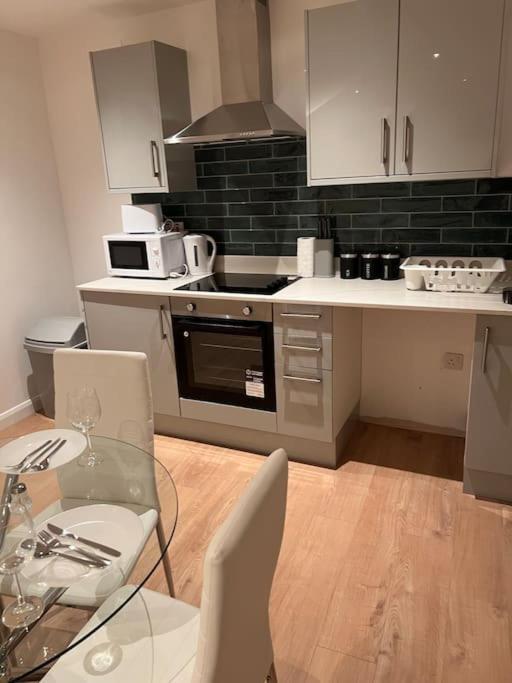 009- Studio Apartment In Ealing F5 Экстерьер фото