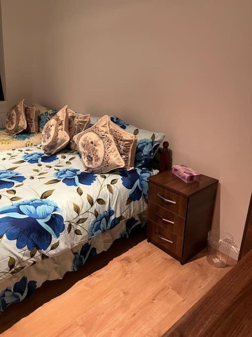 009- Studio Apartment In Ealing F5 Экстерьер фото